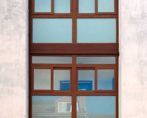 Cerramiento de terraza ventanas correderas en Ororbia